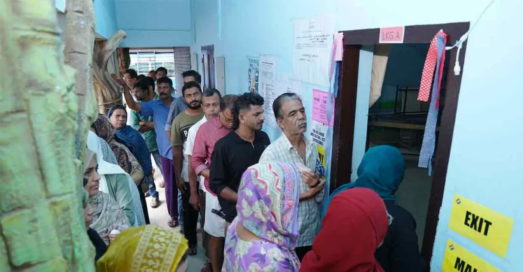 യു.ഡി.എഫും ബി.ജെ.പിയും തങ്ങൾ ലക്ഷ്യമിടുന്ന പ്രധാന കോർപ്പറേഷനുകളിലടക്കം ഇതിനോടകം സ്ഥാനാർത്ഥികളെ പ്രഖ്യാപിച്ച് കഴിഞ്ഞു.