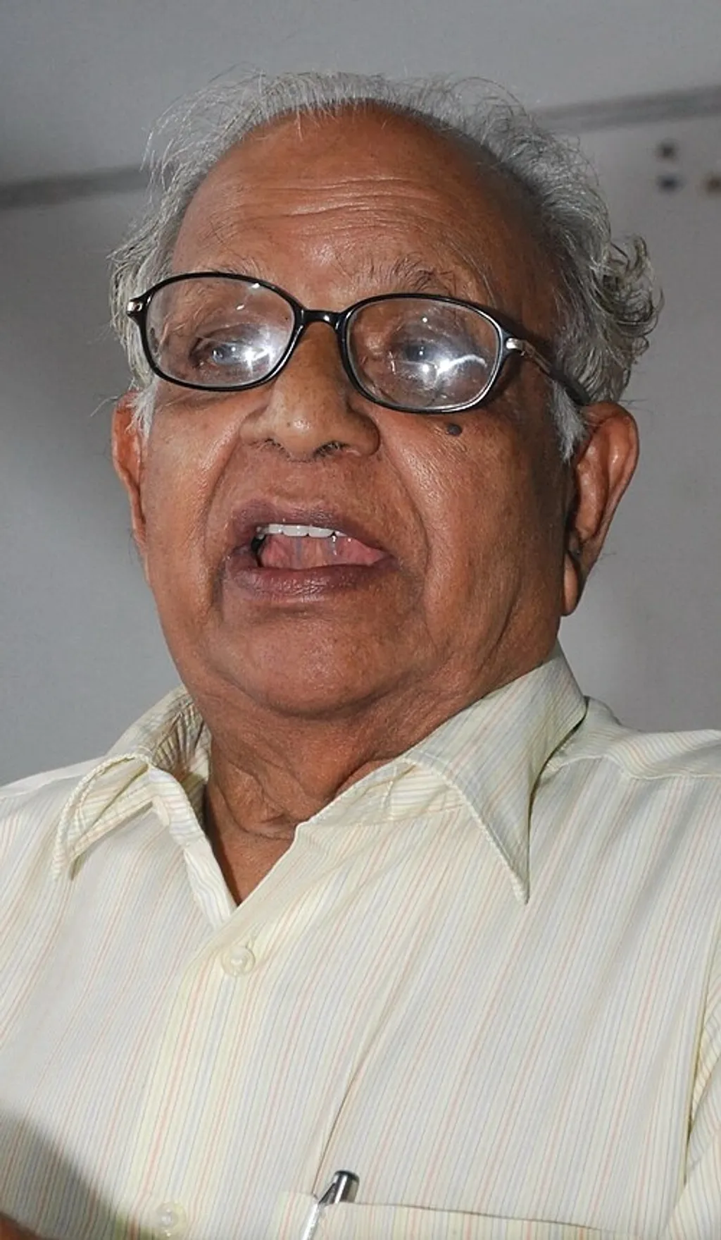 ദേശാഭിമാനി സ്റ്റഡി സര്‍ക്കിൾ പ്രവര്‍ത്തനങ്ങളുമായി എനിക്ക് ബന്ധമുണ്ടായിരുന്നു. പി. ഗോവിന്ദ പിള്ളയുടെയും ചാത്തുണ്ണിമാസ്റ്ററുടേയും എം.എന്‍. കുറുപ്പിന്റെയുമൊക്കെ നേതൃത്വത്തിലായിരുന്നു ദേശാഭിമാനി സ്റ്റഡി സർക്കിൾ രൂപപ്പെട്ടത്.