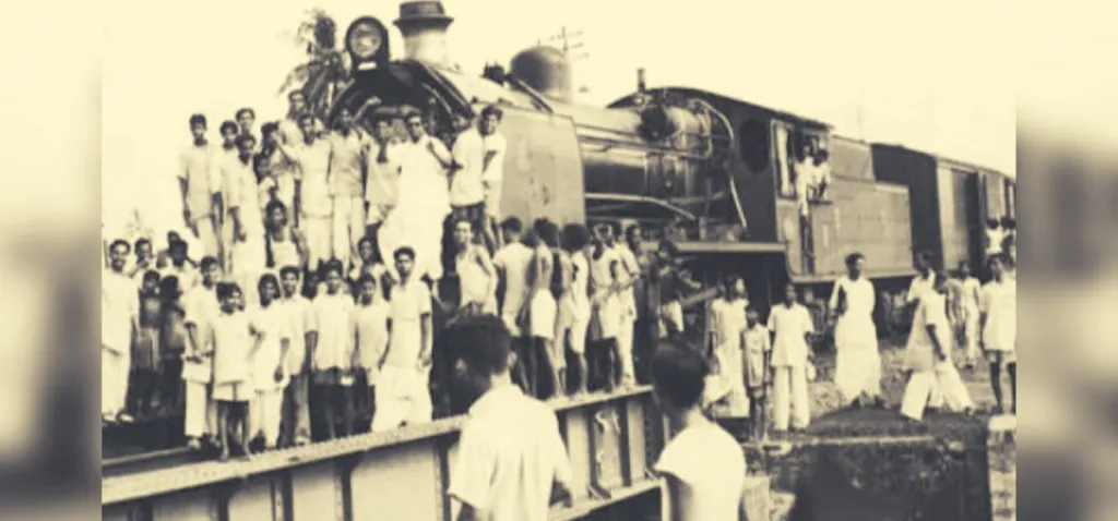 1974- ൽ നടന്ന റെയിൽവെ തൊഴിലാളി സമരമാണ് യഥാർത്ഥത്തിൽ അടിയന്തരാവസ്ഥക്ക് തുടക്കം കുറിച്ചത്. 