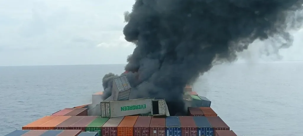 കണ്ടെയ്നറുകൾ, എണ്ണ പാളികൾ, രാസവസ്തുക്കൾ അടങ്ങിയ കണ്ടെയ്നറുകൾ എന്നിവ അറബിക്കടലിന്റെ സങ്കീർണ്ണമായ പ്രവാഹത്തിൽ എങ്ങനെ ഒഴുകുന്നുവെന്ന് മനസ്സിലാക്കുവാൻ സാധിക്കുന്ന തരത്തിലുള്ള നൂതന ഹൈഡ്രോ ഡൈനാമിക് മോഡലിംഗ് സംവിധാനങ്ങൾ വിന്യസിക്കുക എന്നതാണ് ഏറ്റവും ആദ്യത്തെ നിർണായകമായ ഘട്ടം. 