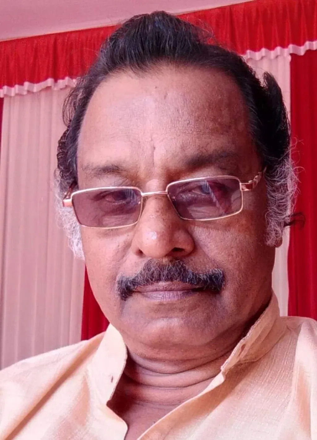 സി.പി.എം പാലേരി ബ്രാഞ്ച് സെക്രട്ടറിയായിരുന്ന വി. കെ. സുകുമാരൻ മാസ്റ്റര്‍