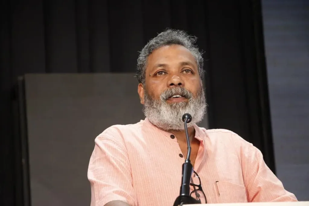 അനധികൃത ക്വാറികളെ ചോദ്യം ചെയ്തതിന്റെ പേരിൽ വ്യക്തിപരമായി ക്രൂശിക്കപ്പെട്ട ശാസ്ത്രജ്ഞനാണ് ഡോ. ടി.വി. സജീവ്.