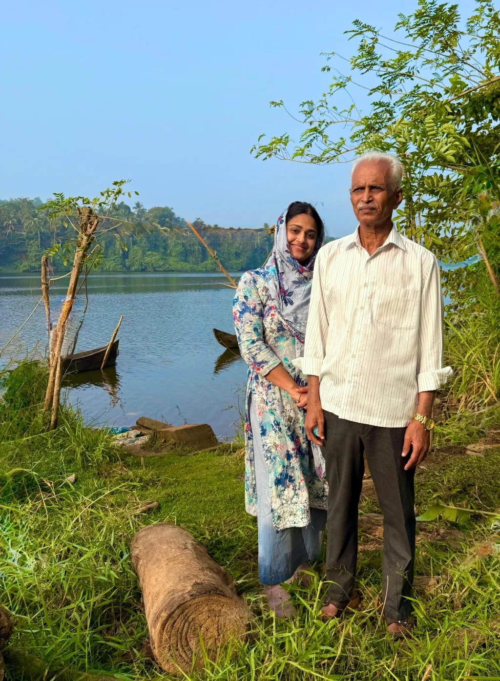 ഫർസാന പി.കെ.എം ചേക്കുവിനോടൊപ്പം 