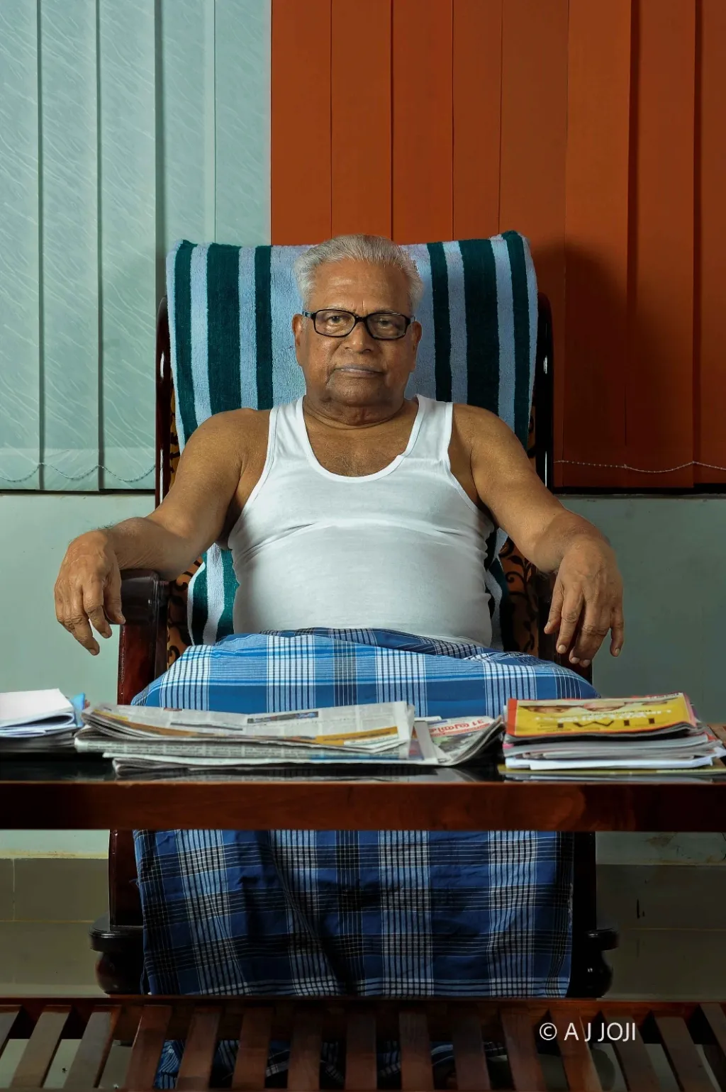 രാഷ്ട്രീയജീവിതത്തിന്റെ രണ്ടാം ഘട്ടത്തിൽ വി. എസിന്റെ സ്ഥാനവും പ്രഭാവവും അതുല്യമാണ്. ഇവിടെ അദ്ദേഹമാണ് മർമ്മസ്ഥാനത്ത്. മറ്റൊരു തരത്തിൽ 21-ാം നൂറ്റാണ്ടിലെ കേരളത്തിന്റെ രാഷ്ട്രീയചരിത്രഗതിയെ വി.എസ് മാറ്റിമറിച്ചെന്നു പറയാം. PHOTO CREDIT/ AJ JOJI