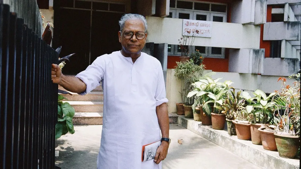 വലതുപക്ഷരാഷ്ട്രീയത്തിന്റെ ജീർണതയ്ക്കും വർഗീയശക്തികൾക്കുമെതിരെ വിട്ടുവീഴ്ചയില്ലാത്ത പോരാട്ടത്തിന്റെ പര്യായപദമാണ് ഇന്ന് മലയാളിയെ സംബന്ധിച്ച് വി.എസ്.