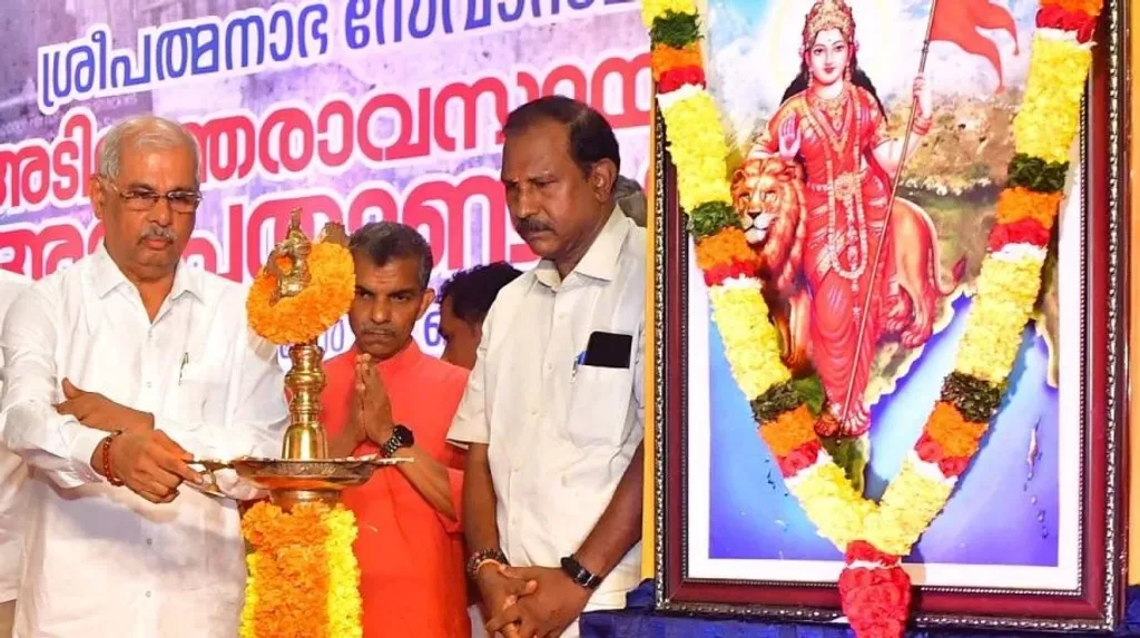 ‘കാവി​ക്കൊടിയേന്തിയ ഭാരതമാത’യെ കേരള സർവകലാശാലാ സെനറ്റ് ഹാളിൽ പ്രതിഷ്ഠിച്ചതിനെ ഗവർണറുടെയും വി.സിയുടെയും കോമാളിനാടകമായി മാത്രം കാണാനാകില്ല.