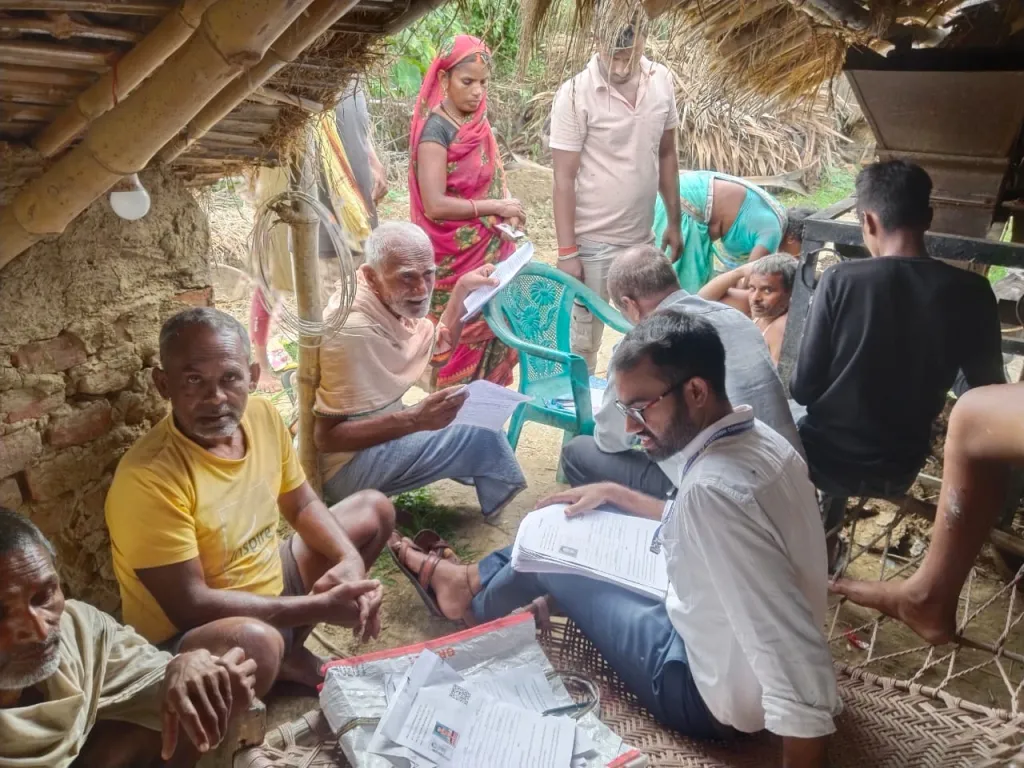  നേരിട്ട് വീടുകളിലെത്തി ബിഹാറിലെ വോട്ടർപട്ടിക വെരിഫിക്കേഷൻ നടത്തുമെന്നാണ് കമ്മീഷൻ വ്യക്തമാക്കിയത്.
