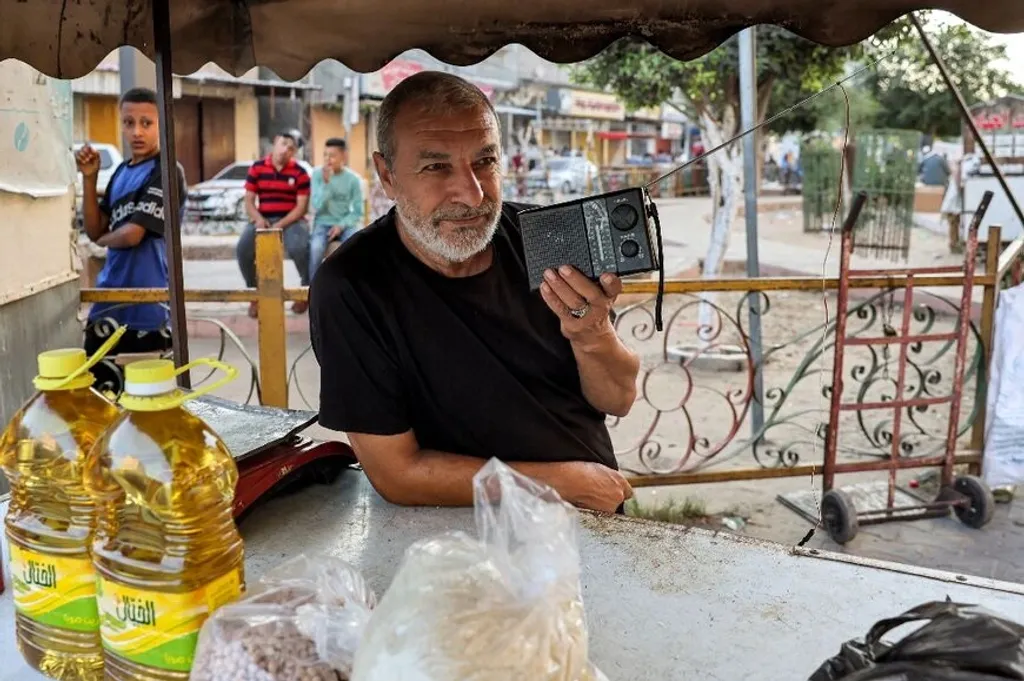 എക്കാലവും റേഡിയോയുടെ ശക്തി ജനങ്ങൾക്ക് ഈ മാധ്യമത്തോടുള്ള വിശ്വാസമാണ്.