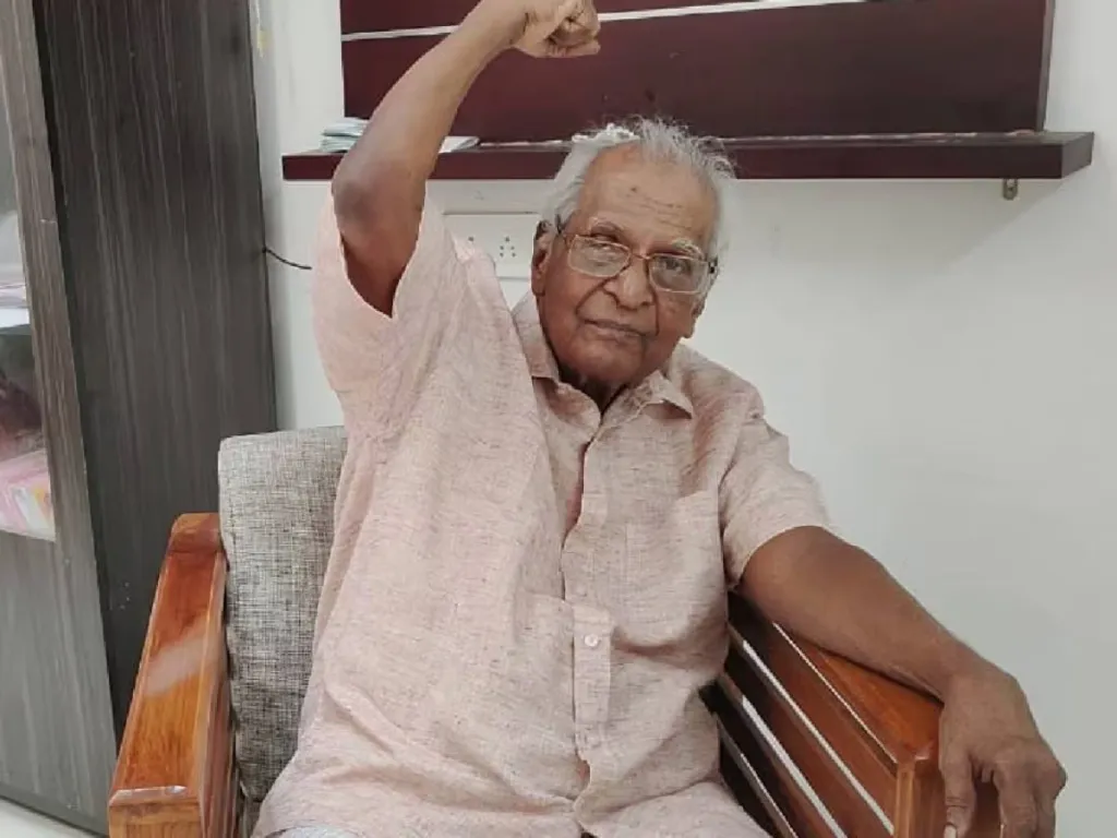 അഴിമതിക്കാരുടെ കൂടാരമാണ് സി.ഐ.ടി.യു എന്ന് വി.എസ് സൃഷ്ടിച്ച പാർട്ടിയുടെ ഷാഡോ കമ്മിറ്റികൾ പ്രചാരണം ശക്തമാക്കി. സി.ഐ.ടി.യുവിനെ ശരിപ്പെടുത്താൻ കൊല്ലം സമ്മേളനത്തിൽ ശ്രമം നടന്നു. പക്ഷേ, പരാജയപ്പെട്ടു. എം.എം. ലോറൻസിനെ ബാലാനന്ദൻ എണ്ണി ജയിപ്പിച്ചുവെന്ന് വി.എസ് ഗ്രൂപ്പ് ആരോപിച്ചു.