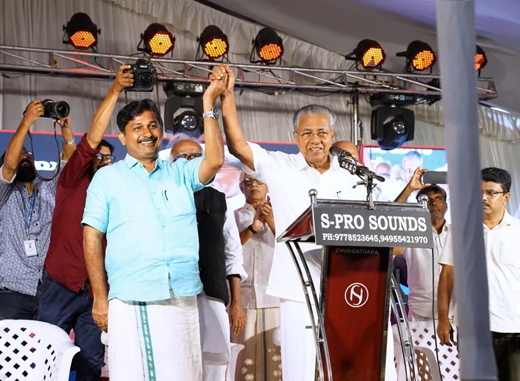 തെരഞ്ഞെടുപ്പിൽ ഏറ്റവും സവിശേഷ ശ്രദ്ധ ആകർഷിച്ച മറ്റൊരു സംഭവമാണ് എം. സ്വരാജിന്റെ സ്ഥാനാർത്ഥിത്വം. അദ്ദേഹത്തിന്റെ നിലപാടു​കളോട്  ഇടതുപക്ഷാഭിമുഖ്യമുള്ള എഴുത്തുകാർ ഐക്യദാർഢ്യം പ്രഖ്യാപിക്കുമ്പോൾ തന്നെ, ഇടതുപക്ഷേതര എഴുത്തുകാർക്ക് രാഷ്ട്രീയ വിയോജിപ്പിനുള്ള അവകാശവും നിലനിൽക്കുന്നുണ്ട്. 