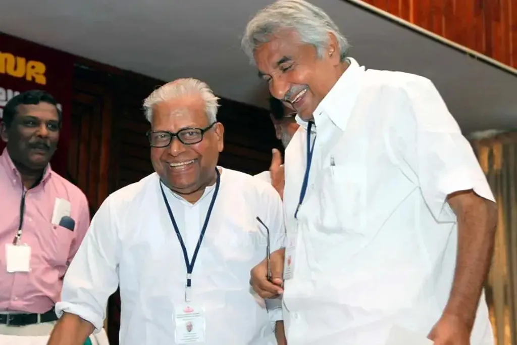 മലയാളികൾക്കിടയിൽ വലിയ വൈകാരികത പ്രകടമായ രണ്ട് മരണങ്ങളാണ് അടുത്തകാലത്ത് നടന്നത്. രണ്ട് മുൻ മുഖ്യമന്ത്രിമാരുടേത്. ഉമ്മൻ ചാണ്ടിയുടേതും വി.എസ്. അച്യുതാനന്ദന്റേതും.