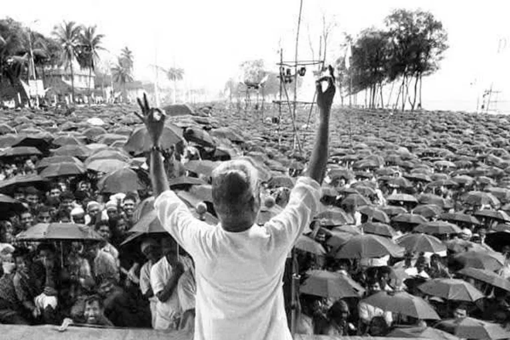 എന്നെ വി.എസുമായി ചേർത്തുനിർത്തുന്നതിൽ പ്രധാന പങ്ക് അദ്ദേഹത്തിന്റെ ബാല്യ കൗമാര ജീവിതവും അരികുവൽക്കരിക്കപ്പെട്ടവരോടുള്ള അദ്ദേഹത്തിന്റെ സ്നേഹവും കരുതലുമാണ്.