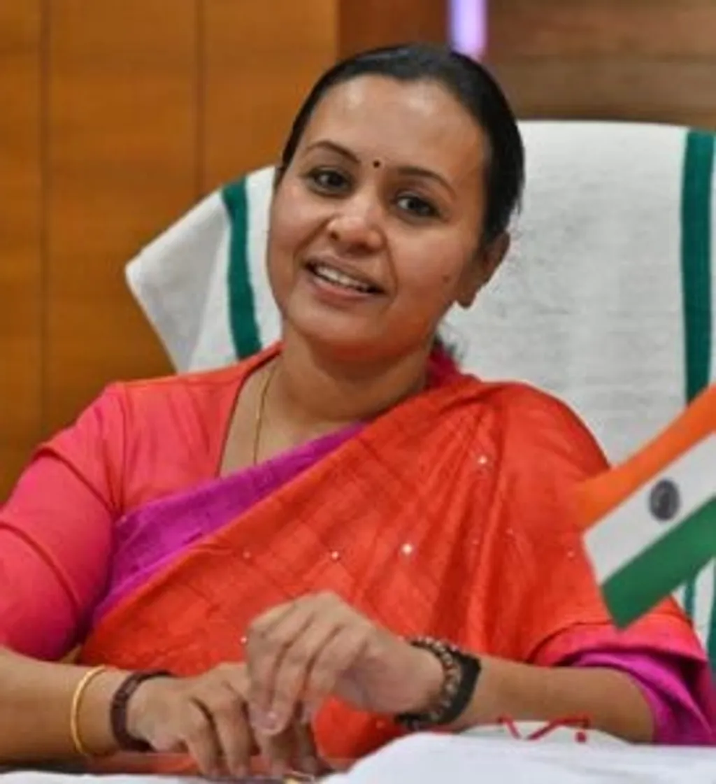 ആശമാരുടെ പ്രശ്നങ്ങളെ സംബന്ധിച്ച് കേന്ദ്ര ആരോഗ്യ മന്ത്രിയുമായി ചർച്ച ചെയ്യുവാൻ മന്ത്രി വീണാ ജോർജ്ജ് മാർച്ച് 20-ന് ഡൽഹിയ്ക്കു പോയത് എന്തിനായിരുന്നു എന്നത് ഇപ്പോൾ ആലോചിക്കേണ്ടതുണ്ട്. 