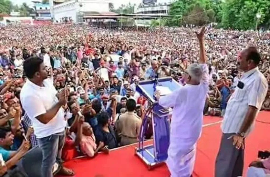 ‘കണ്ണേ, കരളേ, വിഎസേ’ എന്ന മുദ്രാവാക്യം ഒരു കവിയോ ബുദ്ധിജീവിയോ എഴുതിയതായിരുന്നില്ല.