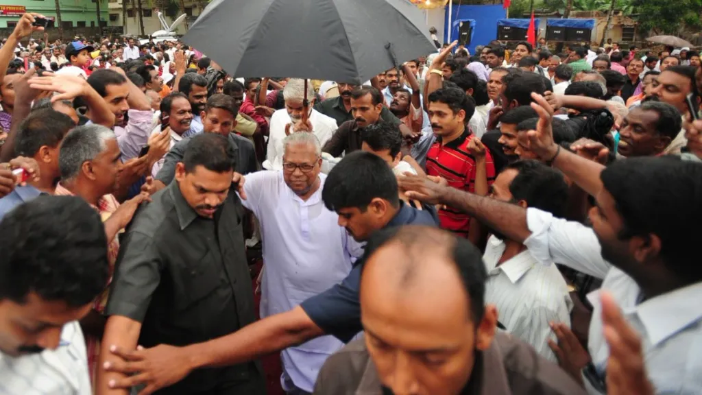  2006 മുതൽ 2011 വരെ മുഖ്യമന്ത്രിയായിരുന്ന വി.എസിന്റെ കാലഘട്ടത്തിൽ അധ്വാനിക്കുന്ന ജനങ്ങളുടെ ക്ഷേമത്തിനായുള്ള നിരവധി നിയമനിർമ്മാണ, ഭരണ നടപടികളാണ് സ്വീകരിച്ചത്. 
