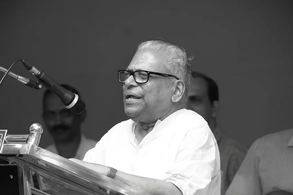 സംഘടനാപ്രശ്നങ്ങൾ പലപ്പോഴും തെരുവിലെ രാഷ്ട്രീയപ്രശ്നങ്ങളായി മാറിയിരുന്നു. എന്തുകൊണ്ടാണ് വി.എസ് പാർട്ടി വിട്ടു പോകാതിരുന്നത് എന്ന് അദ്ദേഹം മരിച്ചതിനുശേഷം ഉന്നയിക്കപ്പെടുന്ന ചോദ്യമാണ്.