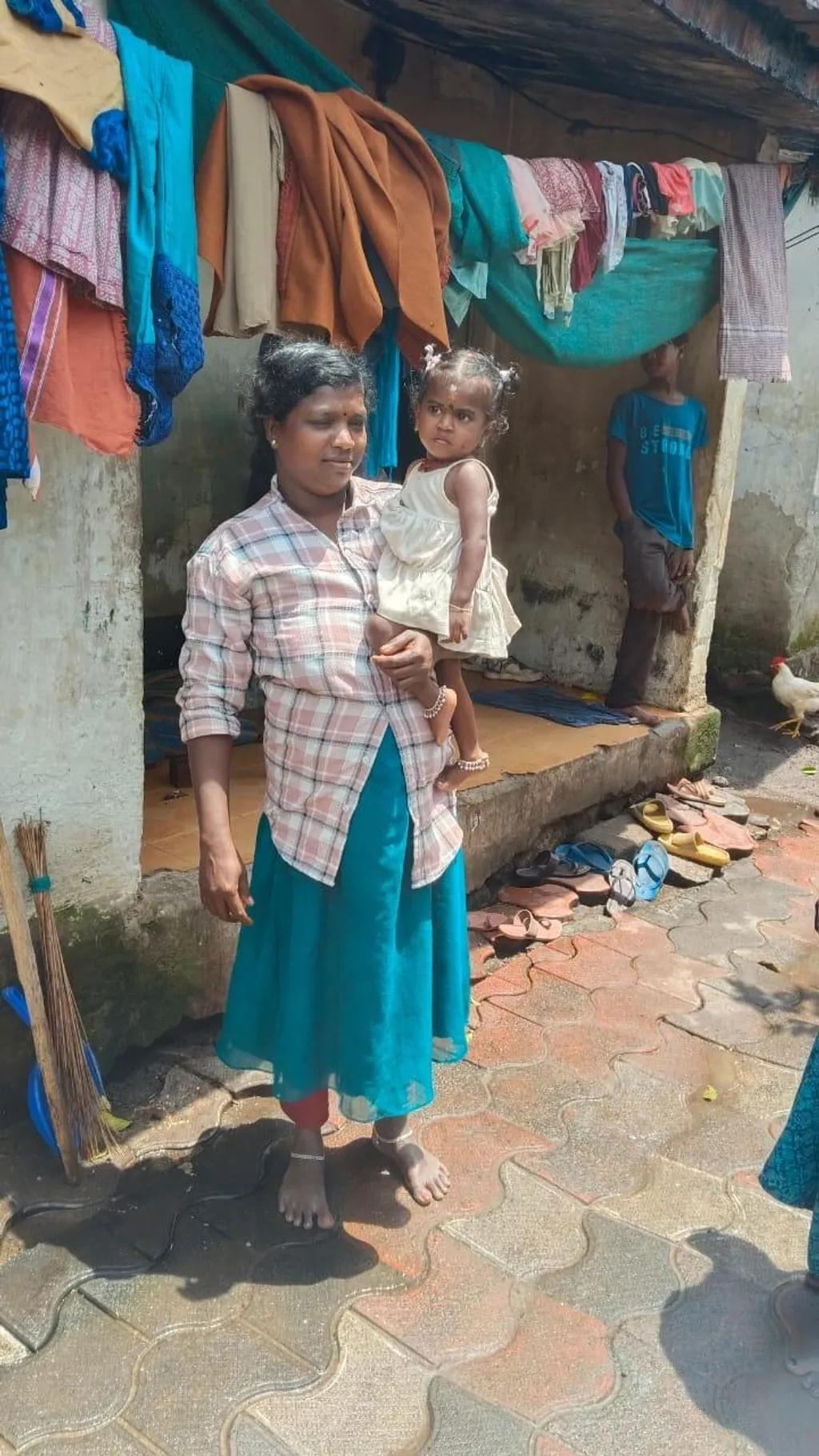 ആദിവാസികളുടെ ദുരിതജീവിതം എന്തു കൊണ്ടാണ് സുൽത്താൻ ബത്തേരി നഗരസഭയുടെ പ്രധാന അജണ്ടയിലില്ലാത്തത് എന്ന ചോദ്യം ഉന്നയിക്കേണ്ടതുണ്ട്