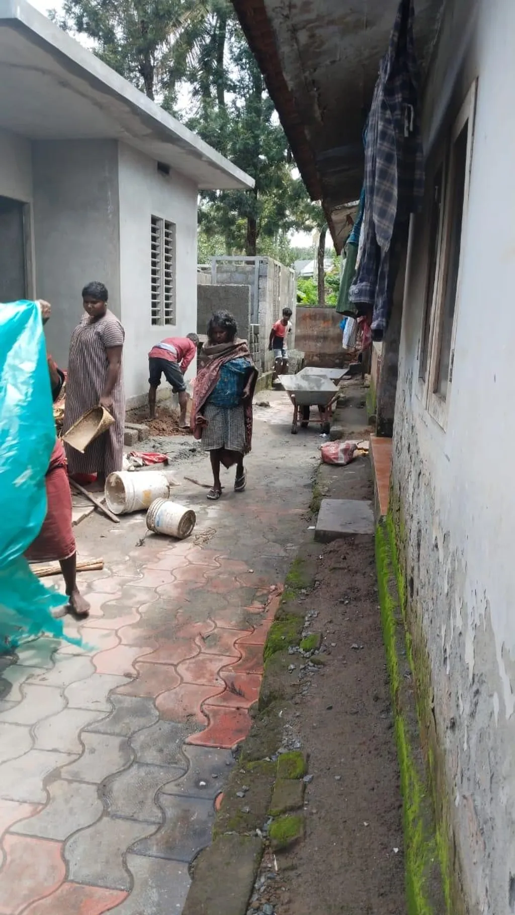 സുൽത്താൻ ബത്തേരിയിലെ മാനിക്കുനി പണിയ ഉന്നതി.