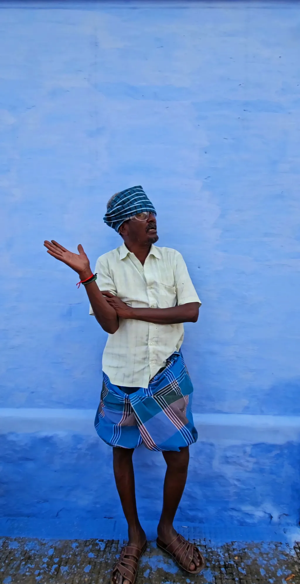 മഞ്ചനായിക്കെൻപട്ടി ഗ്രാമത്തിലെ പെരിയവർ. സിനിമയിലെ പല സംഭാഷണങ്ങളുടെയും തമിഴ് ചാരുതയ്ക്കുപിന്നിൽ തൻ്റെ സംഭാവനകളുണ്ടെന്നത്, പെരിയവരെ ഇന്നും കോരിത്തരിപ്പിക്കുന്നു.  Photo credit / നന്ദ ബി. എസ്.