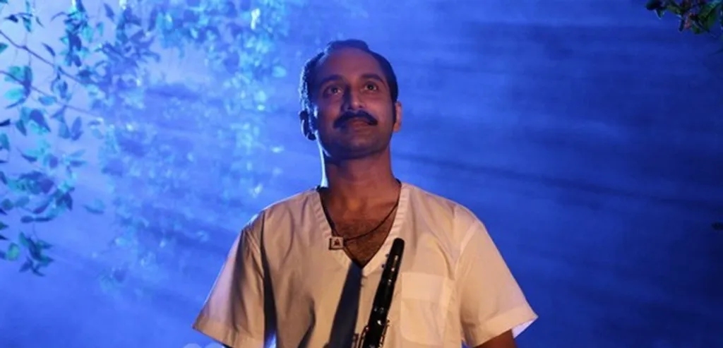 നര ബാധിക്കാത്ത ആണത്ത ബോധങ്ങൾക്കിടയിലേക്കാണ് ഫഹദ് ഫാസിൽ അവതരിപ്പിച്ച സോളമൻ എന്ന കഥാപാത്രം സ്ഥിരം കണ്ടു ശീലിച്ച നായക സങ്കല്പങ്ങൾക്ക് പുറത്ത് യാഥാസ്ഥിതികമായി വന്നുനിൽക്കുന്നത്.