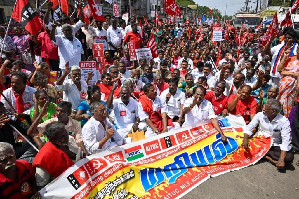 രാജ്യതാൽപര്യങ്ങൾക്ക് വിരുദ്ധവും ജനേദ്രാഹപരവുമായ നയങ്ങൾക്കെതിരായി വളർന്നുവരുന്ന ജനരോഷത്തെ വഴിതിരിച്ചുവിടാൻ വിഭജനചിന്തകളും ഭൂരിപക്ഷ മതമേധാവിത്വബോധവും വളർത്തുകയാണ് സംഘപരിവാർ സംഘടനകളും അവരോടൊപ്പം ചേർന്നുനിൽക്കുന്ന വലതുപക്ഷശകതികളും.