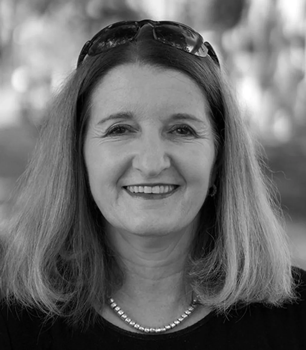 ട്രോമ പഠനങ്ങളിൽ ഒഴിച്ചുകൂടാൻ വയ്യാത്ത ഗവേഷകയാണ് കാഥി കേരു. ട്രോമയിൽ അതിപാരവശ്യവും വിപത്കരമായതെന്തോ വരാനുണ്ട് എന്ന തോന്നലും അടങ്ങിയിരിക്കുമെന്ന് കാഥി കേരു  സങ്കൽപ്പിക്കുന്നു.