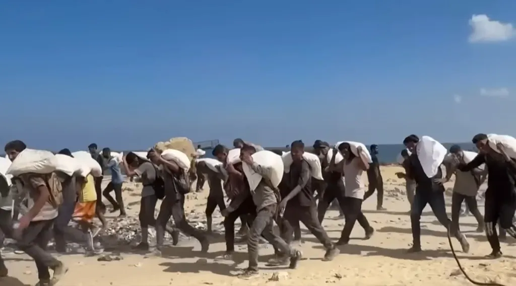 2025 മെയ് 27-ന് ശേഷമുള്ള കണക്കുകളെടുത്താൽ 1655 പേരാണ് ഭക്ഷണവിതരണകേന്ദ്രങ്ങൾളിൽ കൊല്ലപ്പെട്ടത്, 11,800 പേർക്കാണ് പരിക്കേറ്റത്. 