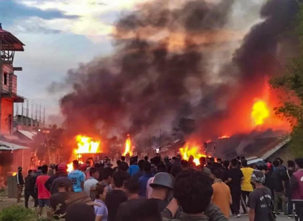  ലിംഗാധിഷ്ഠിത  അക്രമങ്ങൾ, ചെറുകിട കുറ്റകൃത്യങ്ങൾ, ഇടയ്ക്കിടെ ഉണ്ടാകുന്ന വർഗീയ സംഘർഷങ്ങൾ എന്നിവ ഇന്ത്യയുടെ സുരക്ഷാ ധാരണയെ ബാധിക്കുന്നു.