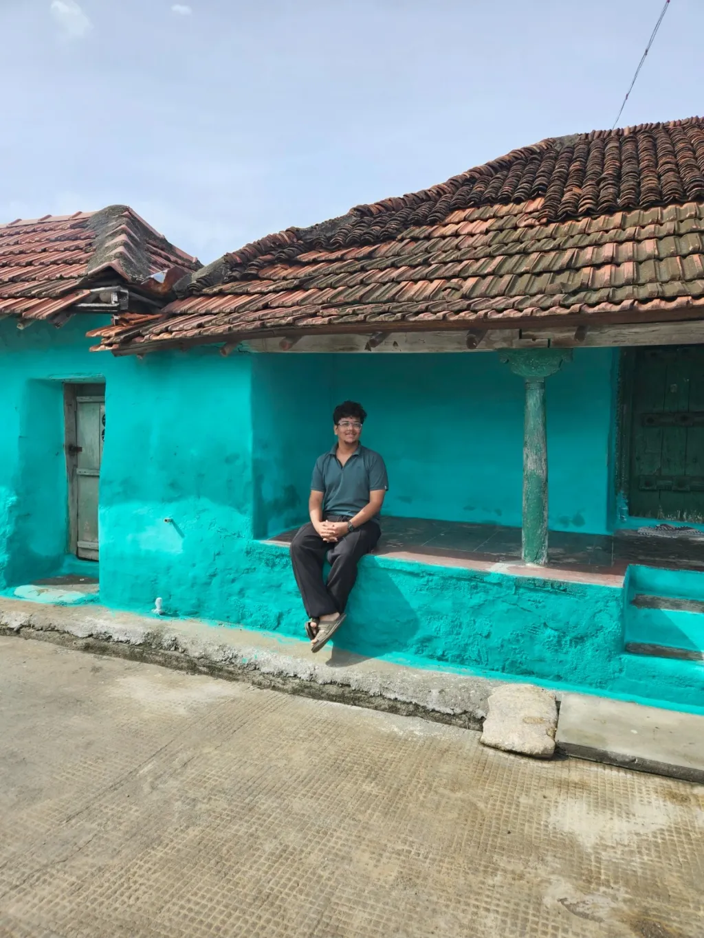 നയൻ സുബ്രഹ്മണ്യം മഞ്ചനായിക്കെൻപട്ടി ഗ്രാമത്തിലെ വീട്ടിൽ.  Photo credit / നന്ദ ബി. എസ്.