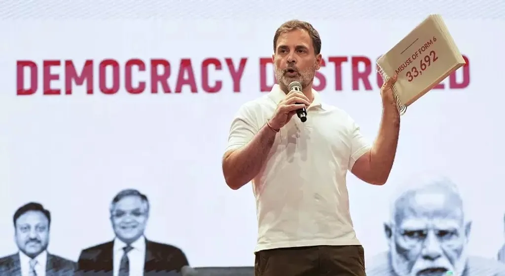 ബിഹാറിൽ മാത്രമല്ല ഇന്ത്യയിലൊട്ടാകെ ഹിന്ദുത്വ രാഷ്ട്രീയം ഉണ്ടാക്കിയെടുത്തിട്ടുള്ള സാമൂഹ്യ, രാഷ്ട്രീയ ശക്തിയെ കുറച്ചു കണ്ടുകൂടാ. ഫാഷിസത്തിന്റെ ജനകീയാടിത്തറയെയും ബഹുജനപിന്തുണയേയും കണക്കിലെടുക്കാതെ അതിനെതിരായ ഒരു പ്രതിരോധവും രാഷ്ട്രീയസമരവും ഫലപ്രദമാവുകയുമില്ല.