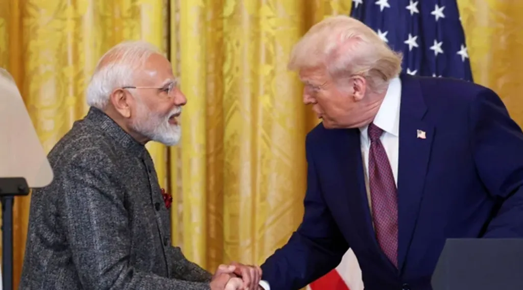 അമേരിക്കൻ പ്രസിഡൻറ് ഡോണൾഡ് ട്രപുമായി ഏറ്റവും അടുപ്പമുള്ള ലോകനേതാക്കളിൽ ഒരാളാണ് ഇന്ത്യൻ പ്രധാനമന്ത്രി നരേന്ദ്ര മോദി. ട്രംപ് ആദ്യം അമേരിക്കൻ പ്രസിഡൻറായിരുന്ന ഘട്ടത്തിലും നിലവിലും ഇത് തുടരുന്നുണ്ട്.