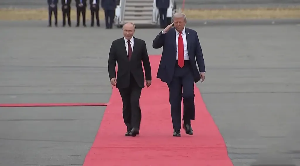  ആഗോളവിഷയങ്ങളിൽ പ്രശ്നപരിഹാരത്തിന് ഇടപെടാൻ സാധിക്കുന്ന ഒരേയൊരു വ്യക്തി താനാണെന്നാണ് ട്രംപ് സ്വയം ധരിച്ച് വെച്ചിരിക്കുന്നത്. 