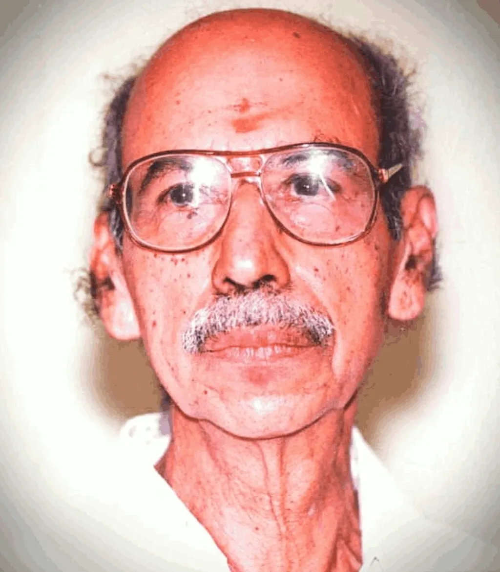 എൺപതുകളോടെയാണ് ഹിന്ദുത്വ രാഷ്ട്രീയത്തോട് കൂറുള്ള ജേർണലിസ്റ്റുകളെ പ്രമുഖ മലയാള മാദ്ധ്യമങ്ങളിൽ പ്രതിഷ്ഠിക്കുവാനുള്ള സംഘപരിവാരത്തിന്റെ ആസൂത്രിത ശ്രമങ്ങളാരംഭിച്ചത്. മികച്ച പ്രൊഫഷനലായി അറിയപ്പെടുന്ന അന്തരിച്ച പ്രമുഖ പത്രപ്രവർത്തകൻ വി.എം. കൊറാത്തിനെപ്പോലുള്ളവരായിരുന്നു ആ പദ്ധതി വിജയകരമായി നടപ്പാക്കിയത്.
