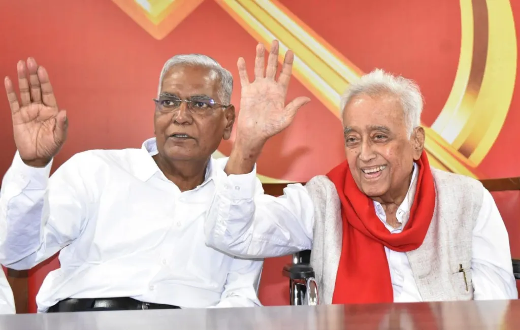 സുധാകർ റെഡ്ഡിയുടെ മരണവാർത്തയറിഞ്ഞ് പാർട്ടി ജനറൽ സെക്രട്ടറി ഡി. രാജ പറഞ്ഞത്, “സഖാവ് റെഡ്ഡി കൂടി പോയതോടെ ഞങ്ങൾ തീർത്തും അനാഥരായിപ്പോയ അവസ്ഥിലായി,” എന്നാണ്. 