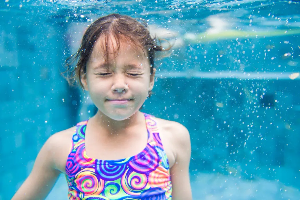 ചെറിയ കുട്ടികളിൽ മൂക്കിനകത്തെ തൊലി നേർത്തതായതിനാലാണ് ഈ അമീബ അവരെ കൂടുതലായി ബാധിക്കുന്നത്.