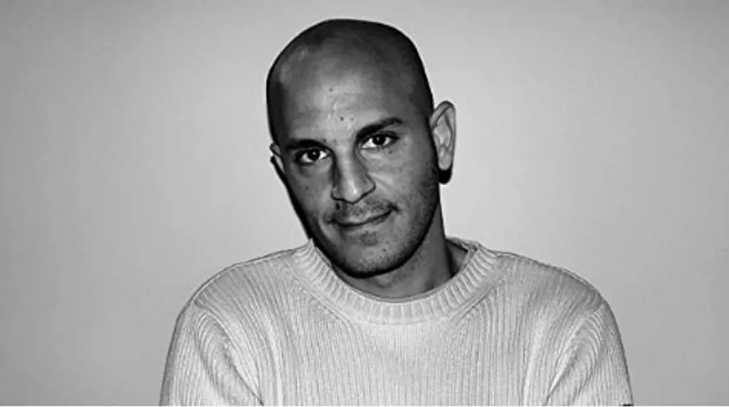 ഭാവിയിൽ മാനവികതയെ സംബന്ധിച്ച മനുഷ്യരുടെ ഓർമയായിത്തീരുകയെന്നതാണ് കവിയുടെ  ഉത്തരവാദിത്തമെന്ന് പലസ്തീൻ കവിയും മഹ്മൂദ് ദർവീശിന്റെ ഇംഗ്ലീഷ് വിവർത്തകനുമായ ഫാദി ജൂദാ. 