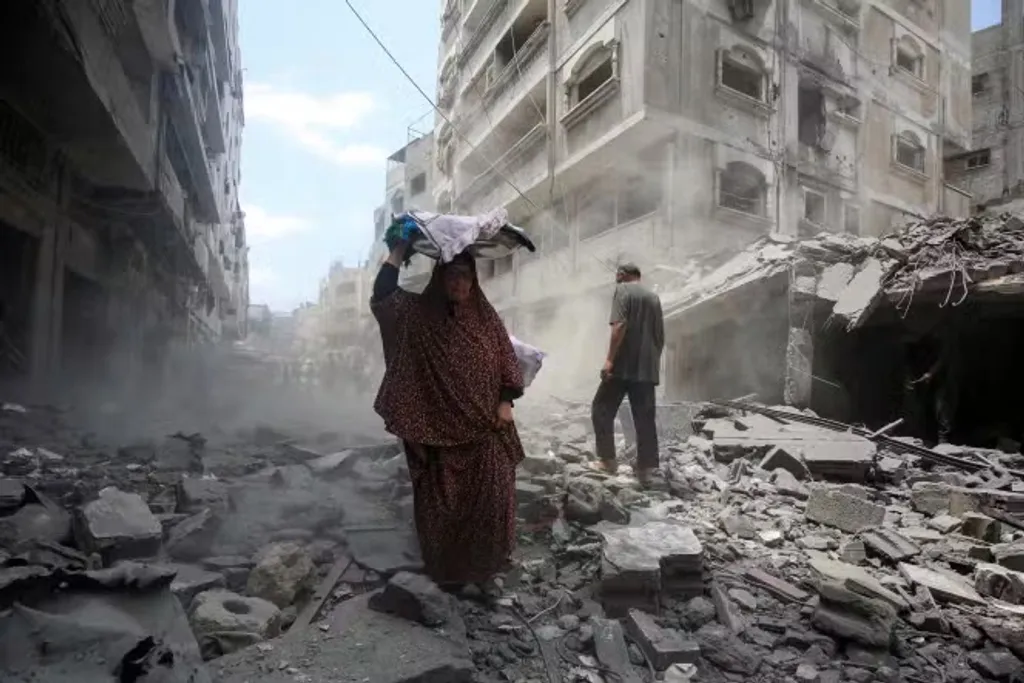 ‘വാളുകൊണ്ട് മരിക്കുന്നവർ വിശന്നു മരിയ്ക്കുന്നവരേക്കാൾ ഭാഗ്യവാന്മാർ’ എന്ന വചനം ഗാസയിൽ സത്യമാവുകയാണല്ലോ.