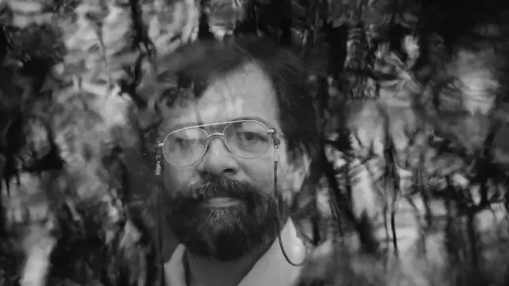  "കലാപ്രവർത്തകൻ = അനാർക്കിസ്റ്റ്" എന്ന പൊതുധാരണക്കെതിരെ, ജീവിതത്തോട് ആത്മാർഥമായ അടുപ്പത്തോടെ ജീവിച്ച ഒരാളായിരുന്നു അദ്ദേഹം. 