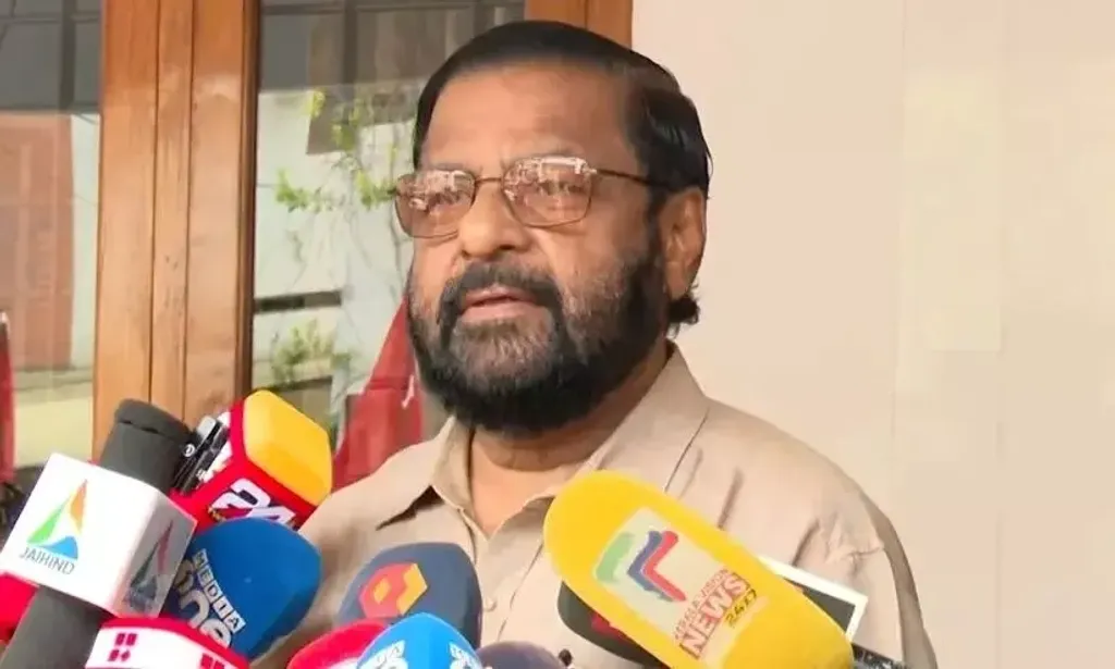 സ്ത്രീപ്രവേശന വിധി തെറ്റായിരുന്നുവെന്നും അതിനെ അനുകൂലിച്ചത് ശരിയായില്ലെന്നും അന്നത്തെ ദേവസ്വം മന്ത്രിയും സി.പി.എം നേതാവുമായ കടകംപള്ളി സുരേന്ദ്രൻ ആഗോള അയ്യപ്പസംഗമത്തിനെത്തിയപ്പോൾ മാധ്യമങ്ങളോട് പറഞ്ഞത് പിണറായി വിജയന്റെ ഗീതോദ്ധാരണത്തിനു മുന്നോടിയായാണ്. 