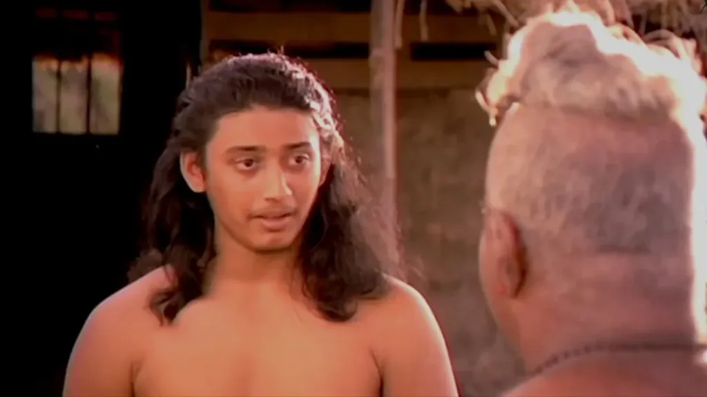 തലമുറ തമ്മിലെ പോരാട്ടത്തിന് രക്തം പ്രത്യക്ഷത്തിൽ സാക്ഷിയാവുന്ന തിരക്കഥയാണ് 'പെരുന്തച്ചന്റേ'ത് (1990). 