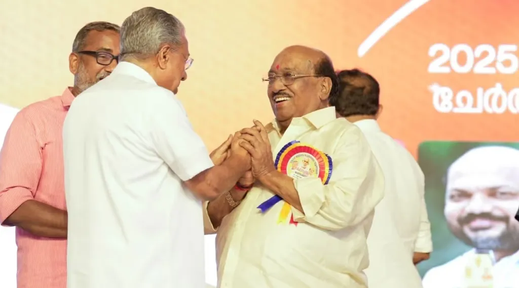 വെള്ളാപ്പള്ളിയെപോലുള്ള ആർ.എസ്.എസിന്റെ ക്വട്ടേഷനിൽ കളിക്കുന്ന ഒരു സമുദായനേതാവിന്റെ മുസ്ലീം– ക്രിസ്ത്യൻ വിരുദ്ധ വിദ്വേഷപ്രചാരണങ്ങളെ ശക്തമായി എതിർക്കുന്നതിന് ഇടതുപക്ഷം വേണ്ടത്ര ശ്രദ്ധിച്ചില്ല എന്നത് ന്യൂനപക്ഷവിഭാഗങ്ങളിലും മതനിരപേക്ഷശക്തികളിലും സർക്കാരിനെയും ഇടതുപക്ഷത്തെയും സംശയിപ്പിക്കുന്ന അവസ്ഥ സൃഷ്ടിച്ചു.