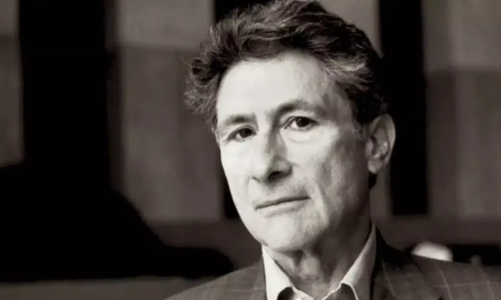 ബലഹീനരുടെ കൂടെ നിൽക്കുന്നതാണ് യഥാർഥ രാഷ്ട്രീയം എന്ന അടിസ്ഥാന തത്വമാണ് രാഷ്ട്രീയത്തിലും സാഹിത്യത്തിലും എഡ്വേഡ് സെയ്ദ് പ്രയോഗിച്ചത്. 