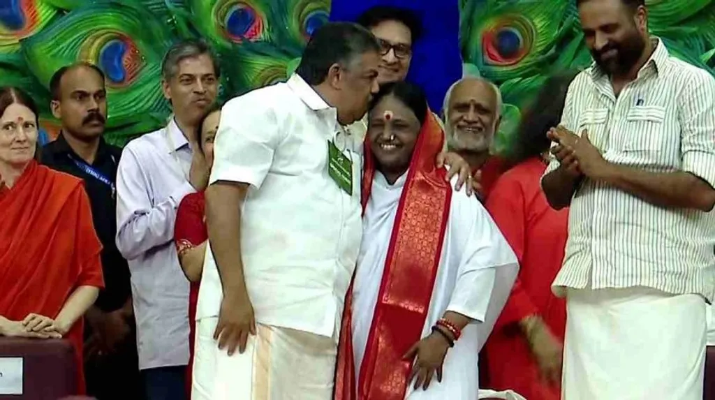 സർക്കാറിന്റെ ഭാഗമായി നിൽക്കുന്ന ആൾ വ്യക്തിപരമായിപ്പോലും ആൾദെെവങ്ങളെ സന്തോഷിപ്പിച്ച്, അവർക്കുണ്ടെന്നു കരുതുന്ന വോട്ട് പിന്തുണയ്ക്കായി ശ്രമിക്കുന്നത് അപകടകരമാണ്.