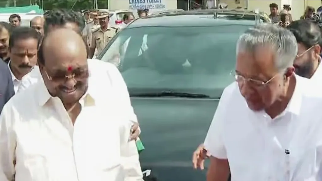 കേരളത്തിലെ ഹിന്ദുത്വ രാഷ്ട്രീയ പ്രത്യയശാസ്ത്രത്തിന്റെ വിഷം വമിപ്പിക്കുന്ന നാവായി മാറിയ വെള്ളാപ്പളി നടേശനെന്ന വർഗീയവ്യാപാരി മുഖ്യമന്ത്രിയുടെ ഔദ്യോഗികവാഹനത്തിൽ പിണറായി വിജയനൊപ്പം വന്നിറങ്ങുന്ന കാഴ്ചയും ആഗോള അയ്യപ്പസംഗമത്തിൽ കണ്ടു. 