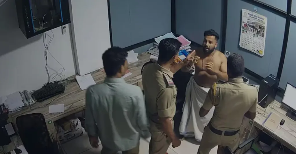  ഒരു പൊതുപ്രവർത്തകനെന്ന നിലയിൽ പൊലീസ് മനുഷ്യരോട് മോശമായി പെരുമാറിയത് ചോദ്യം ചെയ്തതിനാണ്  കോൺഗ്രസ് പ്രവർത്തകനായ സുജിത്തിനെ തല്ലിച്ചതച്ചെന്നതുകൂടി ഓർക്കണം. 