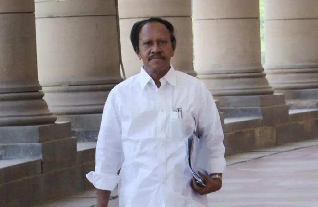 അവിശ്വാസ പ്രമേയത്തിലും പല നിർണായക ബില്ലുകളിലും, രാജ്യസഭാ ഡെപ്യൂട്ടി ചെയർമാൻ തിരഞ്ഞെടുപ്പിലെല്ലാം തന്നെ എം. തമ്പിദുരൈയുടെ നിയമനം മൂലം ബി.ജെ.പിക്ക് അണ്ണ ഡി.എം.കെയിൽ നിന്ന് പിന്തുണ കിട്ടി. 