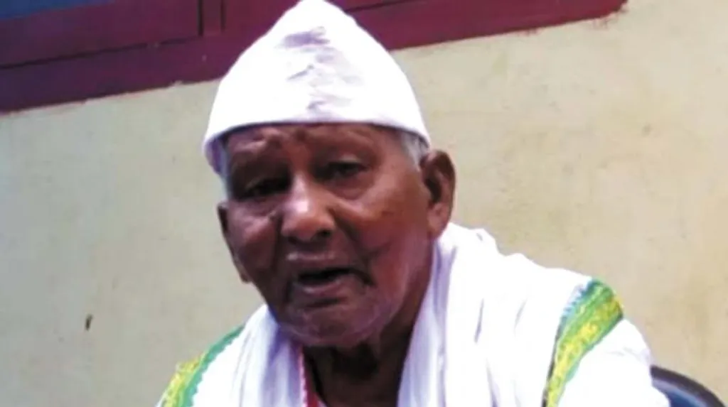 തെയ്യോൻ എന്ന സ്വതന്ത്ര്യസമരസേനാനിയെയാണ് ‘മറതി’ എന്ന  നോവൽ  പ്രാഥമികമായി സ്ഥാപിച്ചെടുക്കുന്നത്. ഉള്ള്യേരിയിലും പരിസരത്തും ജീവിച്ച മനുഷ്യനാണ് തെയ്യോൻ. 