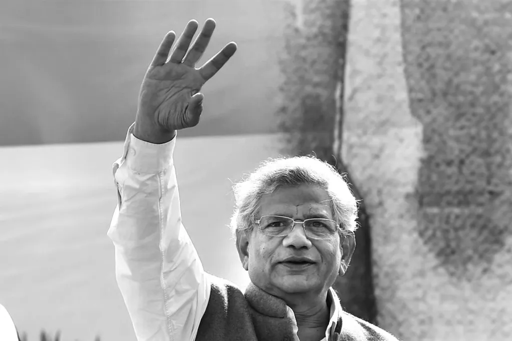  മാർക്സിസം– ലെനിനിസത്തിന്റെ വീക്ഷണവ്യക്തതയിൽ നിന്ന് സമകാലിക സംഭവങ്ങളെയും രാഷ്ട്രീയപ്രശ്നങ്ങളെയും പരിശോധിക്കുന്നതിൽ യെച്ചൂരിക്ക് അനിതരസാധാരണമായ സിദ്ധിയുണ്ടായിരുന്നു. 