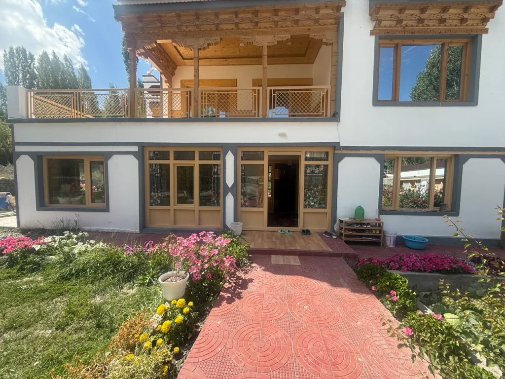 ലേ നഗരത്തിൽനിന്ന് 25 കിലോമീറ്റർ മാറി ഞങ്ങൾ താമസിച്ച ഹോം സ്റ്റേ. 