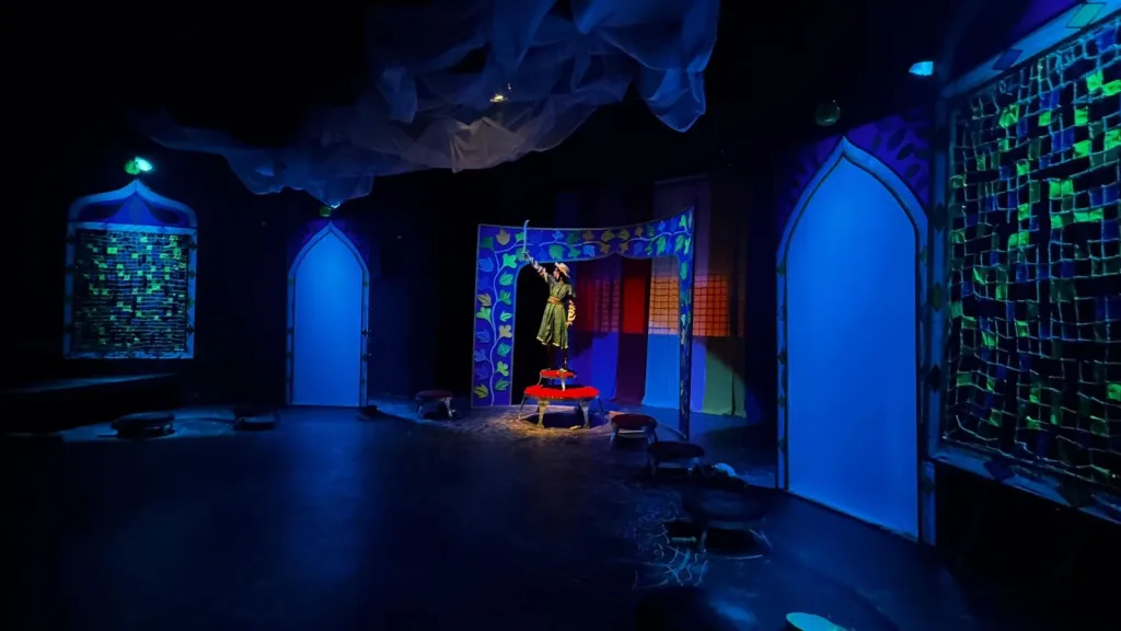 ടിപ്പു ഒരു രാഷ്ട്രീയ വിവാദവിഷയം മാത്രമാവുന്ന സമകാലിക ഇന്ത്യൻ രാഷ്ട്രീയ സാഹചര്യത്തിൽ കൂടിയാവണം ക്വാബ് നാമയുടെ അരങ്ങിലെ അനുഭവത്തെ കാണേണ്ടത്.